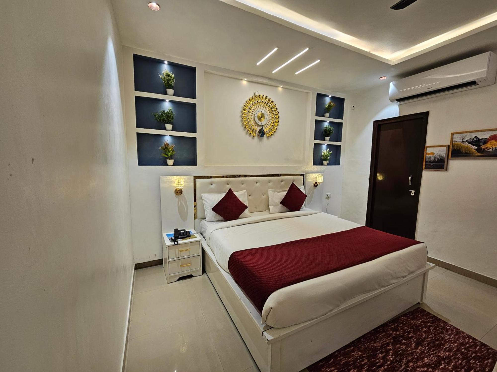Elegance Resort Vrindāvan Exterior foto